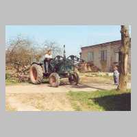 071-1055 Der alte Traktor im Einsatz.jpg